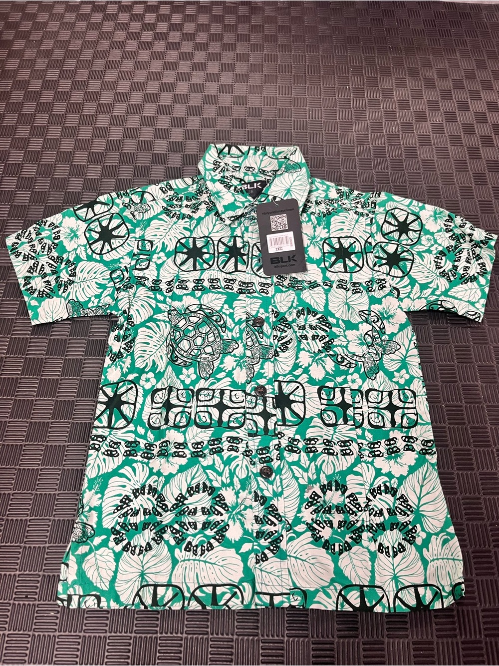 Source Unknown Green and White Tropical Button-Down Shirt - Kids